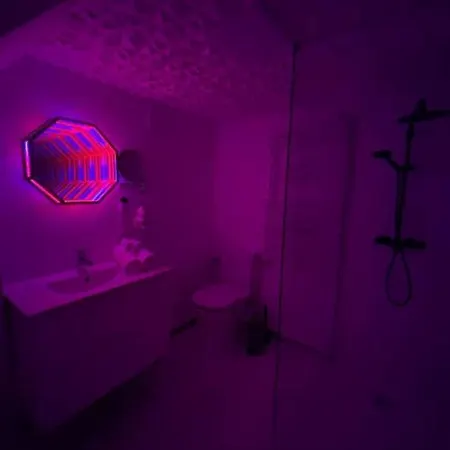 Capsule Espace-jacuzzi-cinema-nintendo Switch * Roubaix
