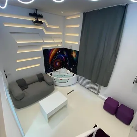 Capsule Espace-jacuzzi-cinema-nintendo Switch