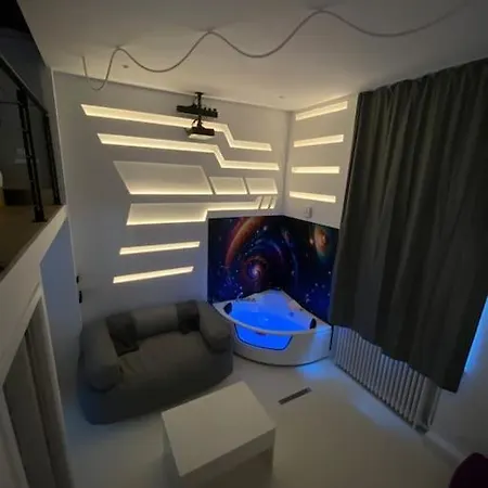 Capsule Espace-jacuzzi-cinema-nintendo Switch Appartement