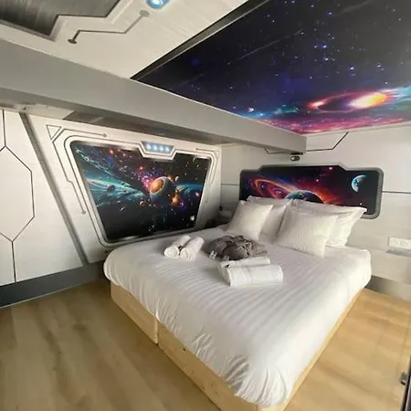 Capsule Espace-jacuzzi-cinema-nintendo Switch *