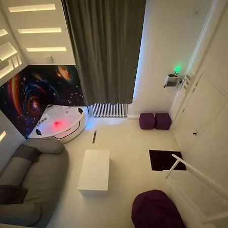 Appartement Capsule Espace-jacuzzi-cinema-nintendo Switch