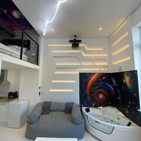 Capsule Espace-jacuzzi-cinema-nintendo Switch Appartement *